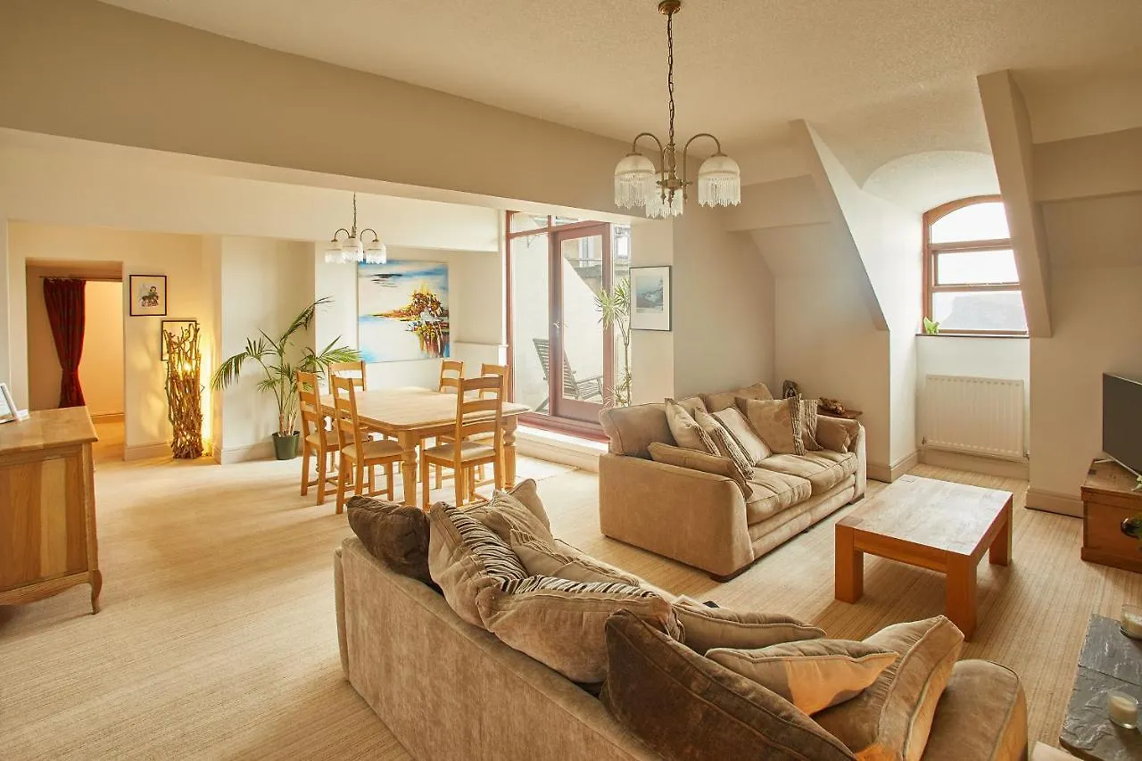 Host & Stay - The Observatory Saltburn-by-the-Sea
